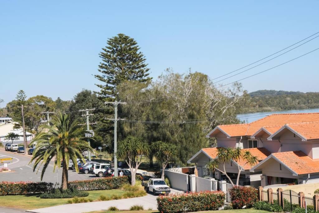 Corlette Shores. Dreamy Beachside Holiday Home. Bagian luar foto